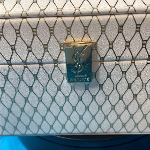 Yves Saint Laurent VIP White & Gold Vanity Box New! Pristine! - Picture 2 of 8